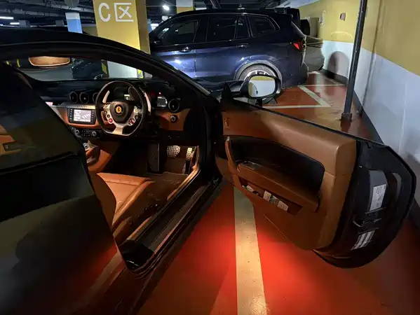 Ferrari FF 2014
