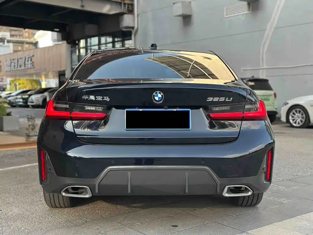 BMW 3 Series 2023