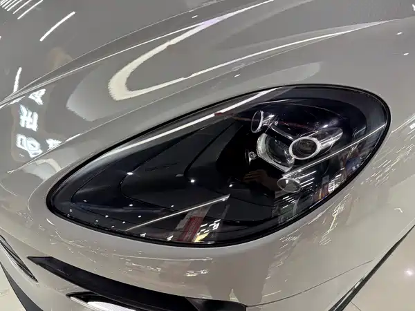 Porsche Macan 2021
