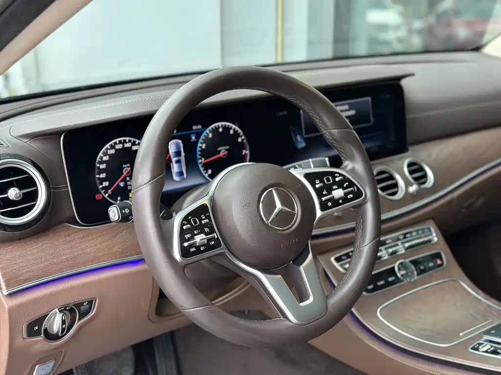 Mercedes-Benz E-Class 2020 — фото 10