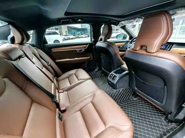 Volvo S90 2024