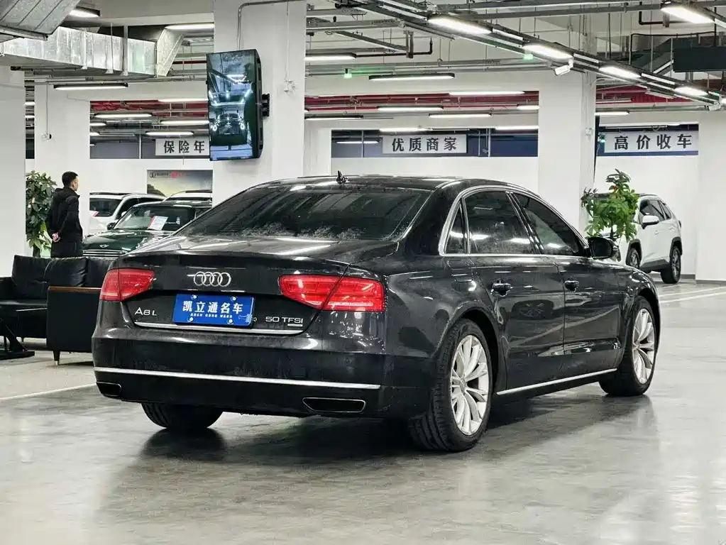 Audi A8 2014 — фото 4