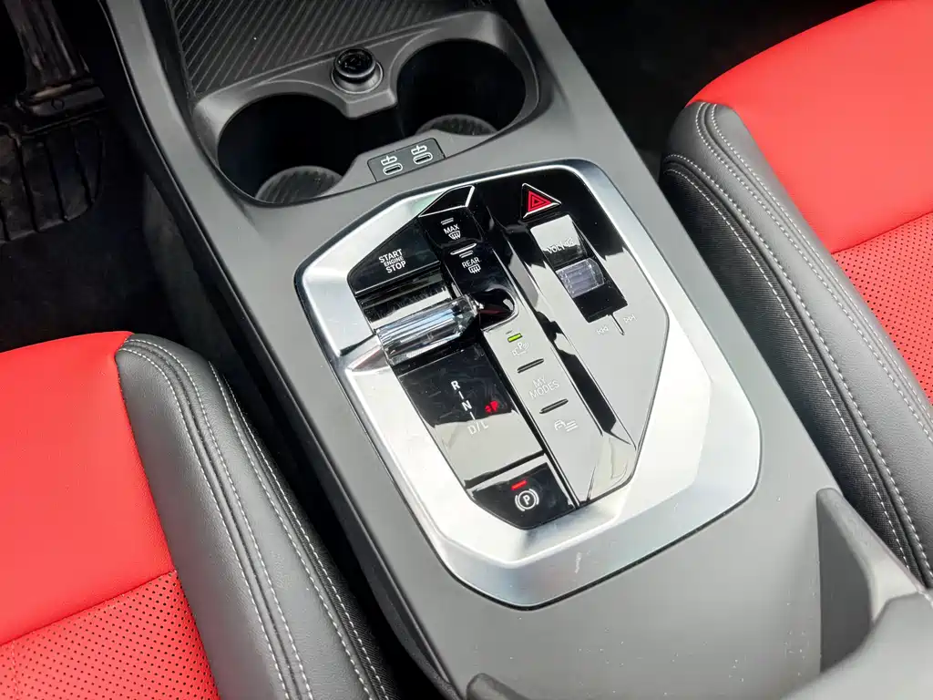 BMW 2 Series 2025 — фото 12