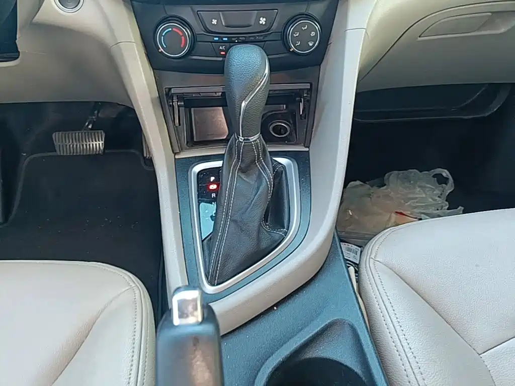 Buick Excelle 2017 — фото 14