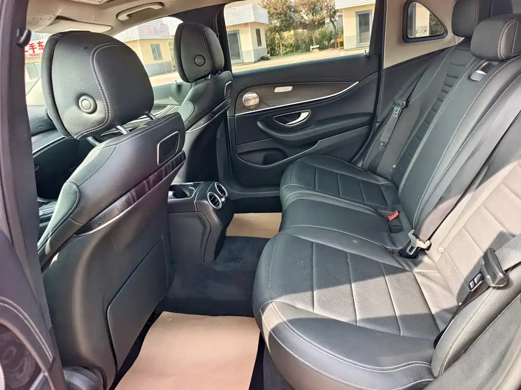 Mercedes-Benz E-Class 2017 — фото 9