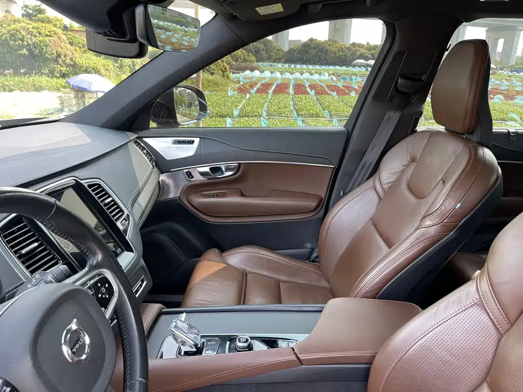 Volvo XC90 PHEV 2022 — фото 18