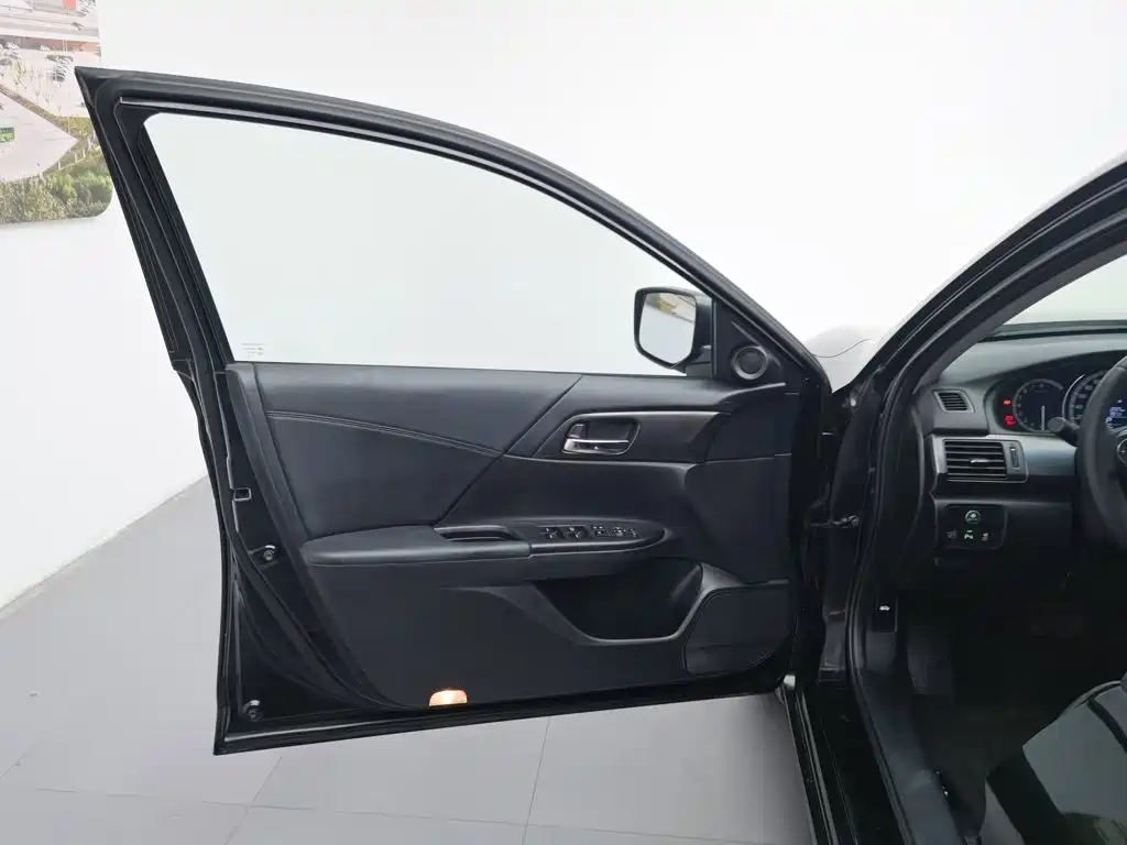 Honda Accord 2016 — фото 8