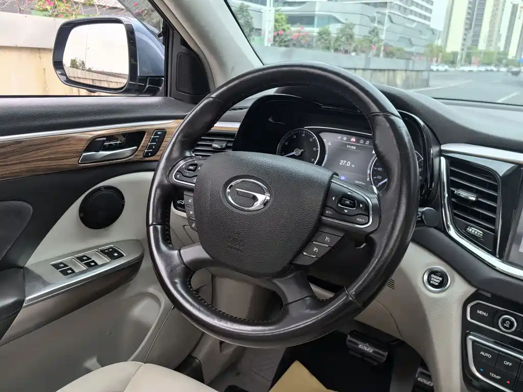 GAC Motor Trumpchi GS8 2016 — фото 31