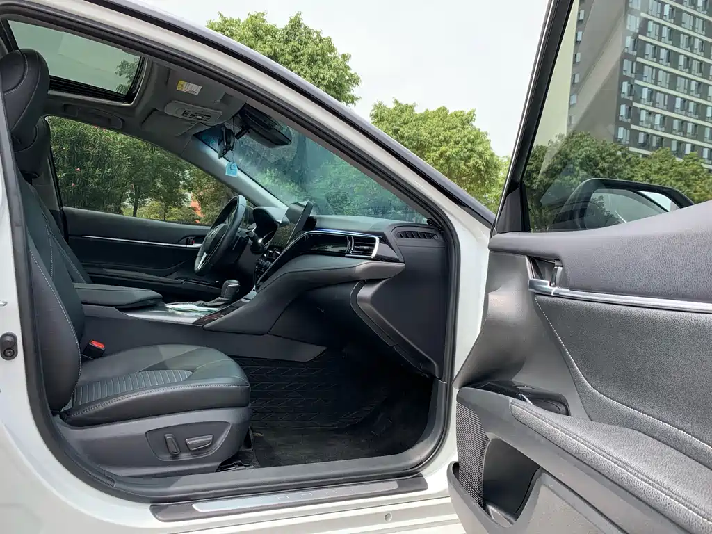 Toyota Camry 2024 — фото 15