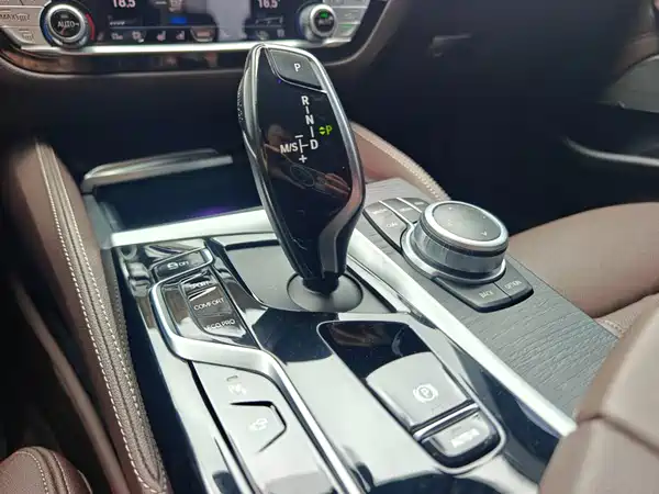 BMW 5 Series 2022