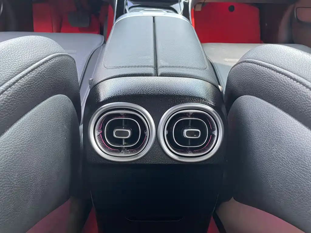 Mercedes-Benz C-Class 2022 — фото 16