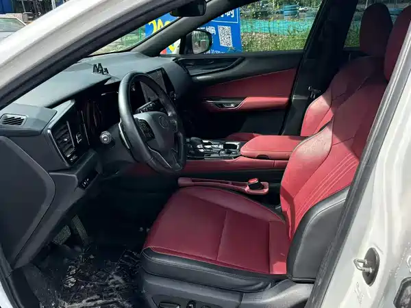 Lexus NX 2023