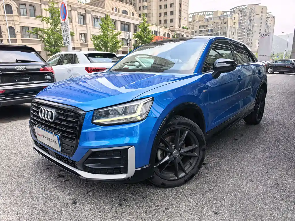 Audi Q2L 2020