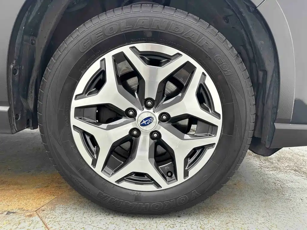 Subaru Forester 2022 — фото 8