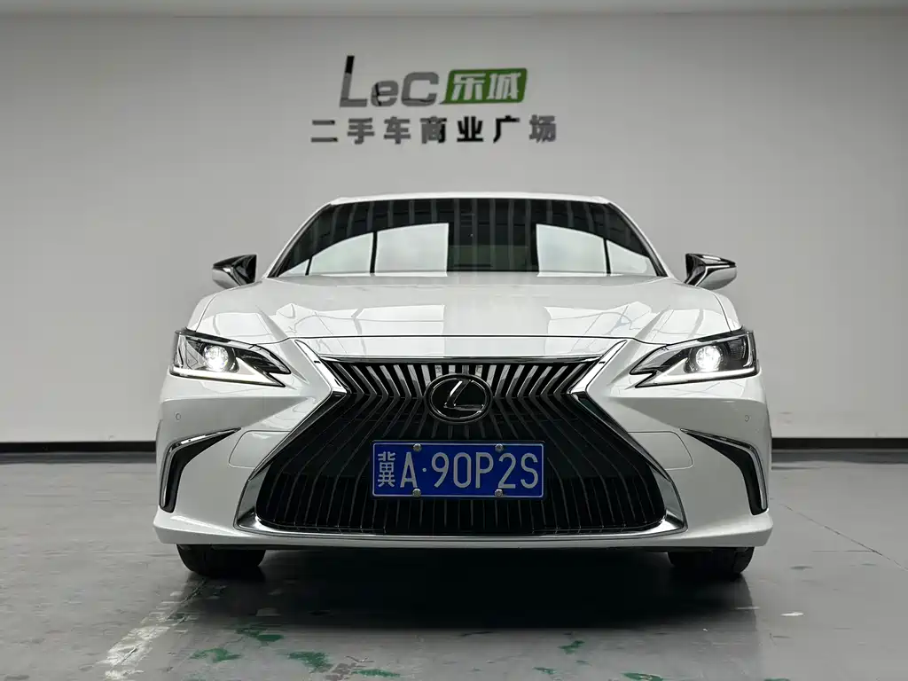 Lexus ES 2021 — фото 2