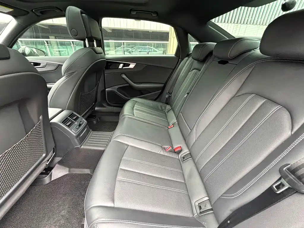 Audi A4L 2023