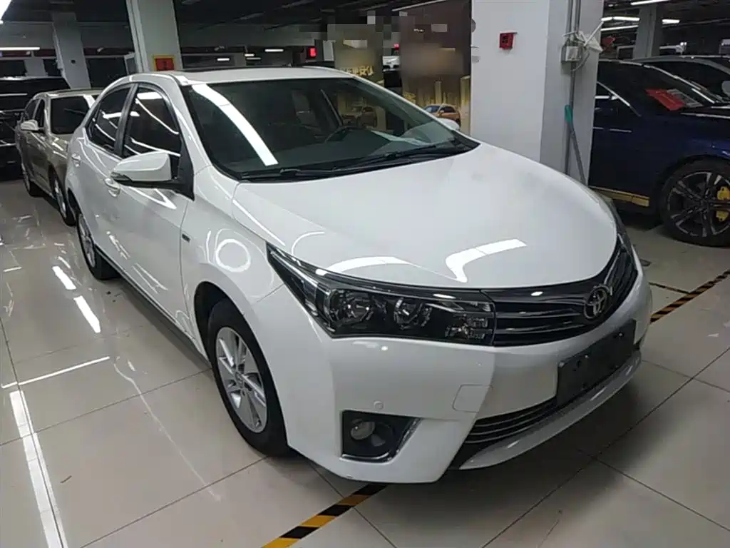Toyota Corolla 2015 — фото 4