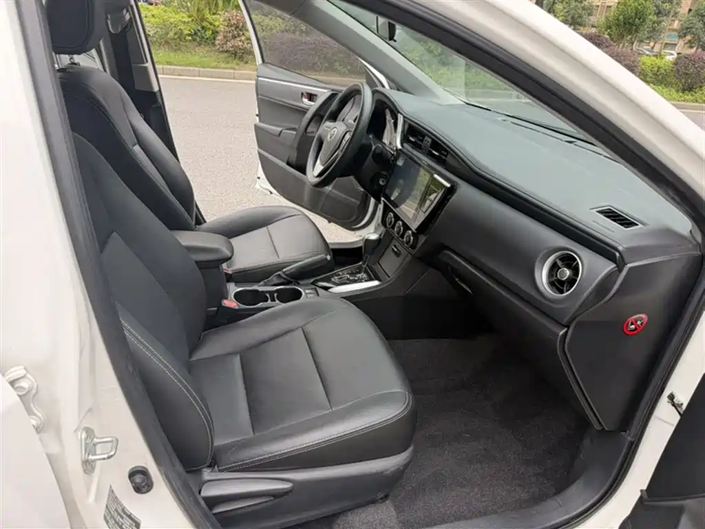 Toyota Corolla 2018 — фото 14