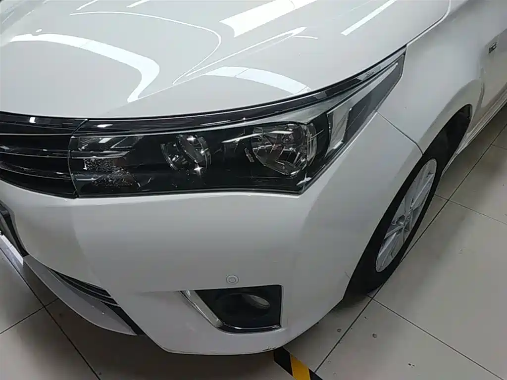 Toyota Corolla 2015 — фото 24