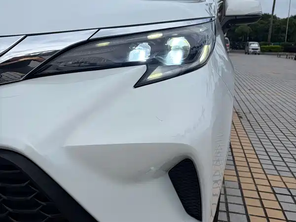 Toyota Granvia 2024