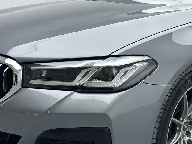 BMW 5 Series 2023 — фото 17