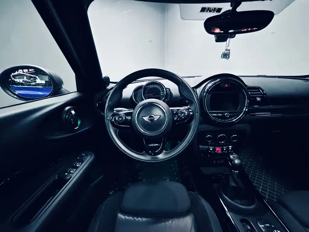 MINI Clubman 2017 — фото 12