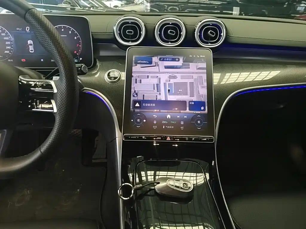 Mercedes-Benz C-Class 2025 — фото 13