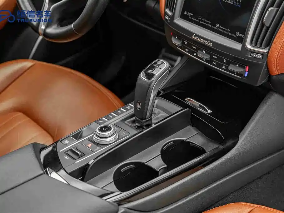 Maserati Levante 2020 — фото 19