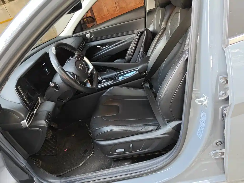 Hyundai Elantra 2020 — фото 12