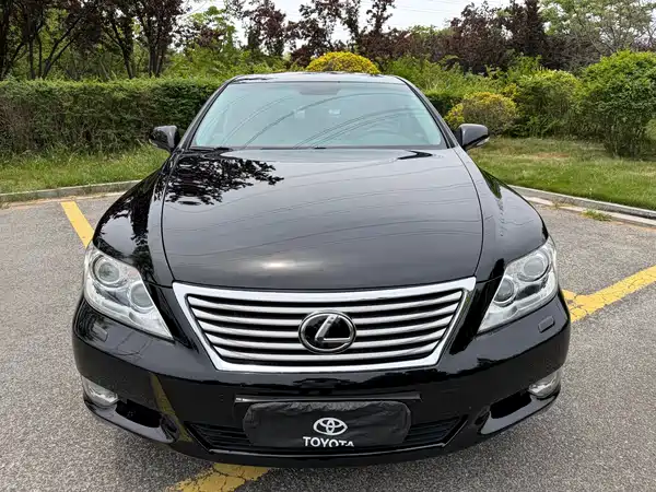Lexus LS 2010