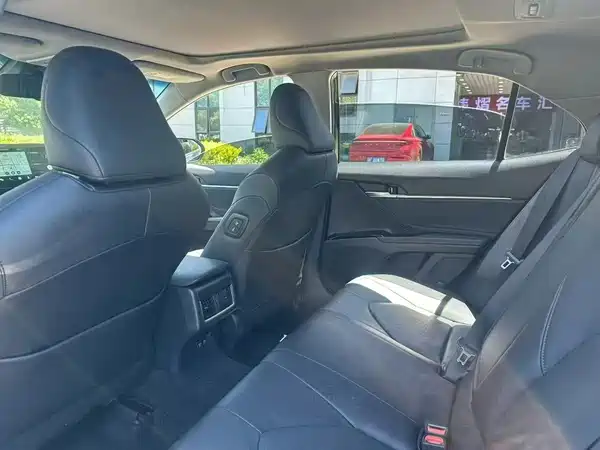 Toyota Camry 2021