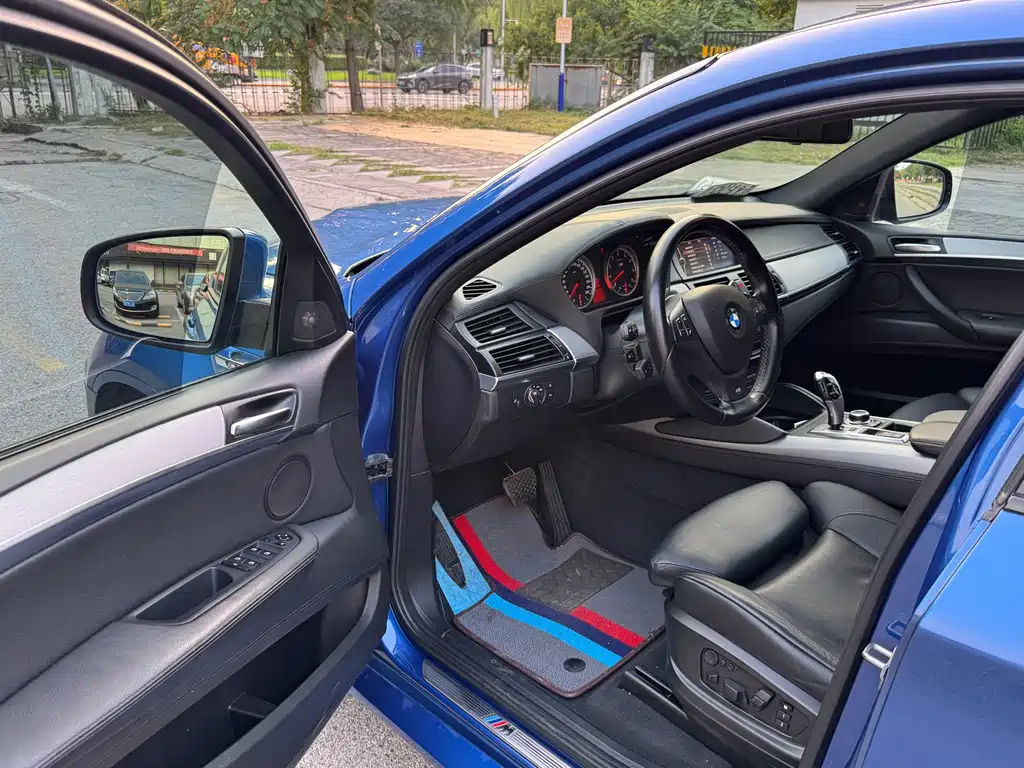 BMW X6 M 2015 — фото 16