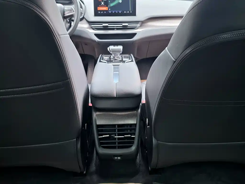 Hongqi E-QM5 2022 — фото 12