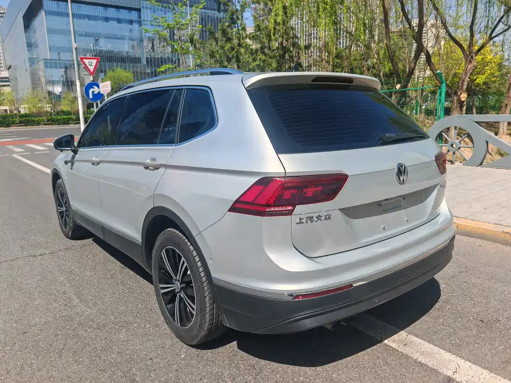 Volkswagen Tiguan L 2017 — фото 7