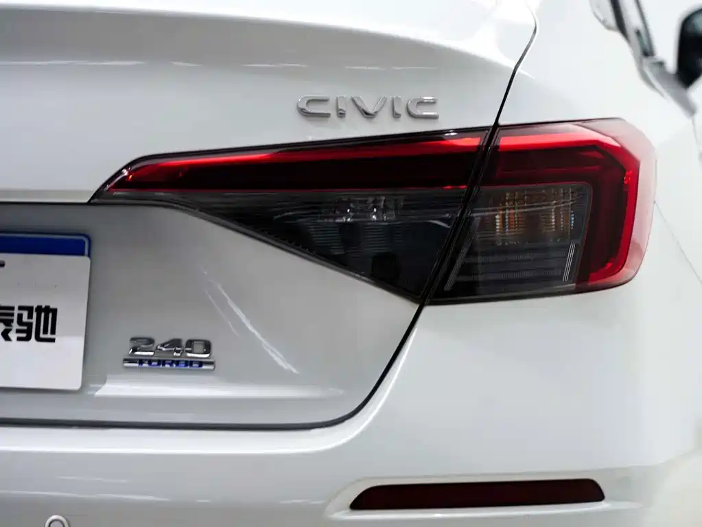 Honda Civic 2023 — фото 19
