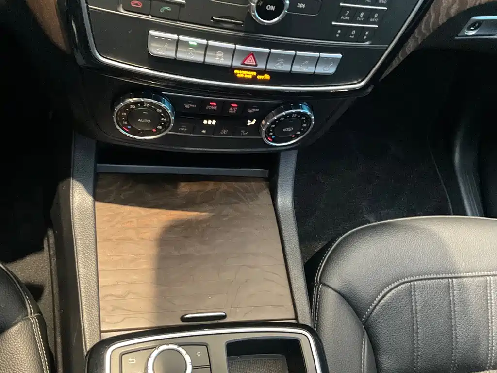 Mercedes-Benz GLE 2017 — фото 17