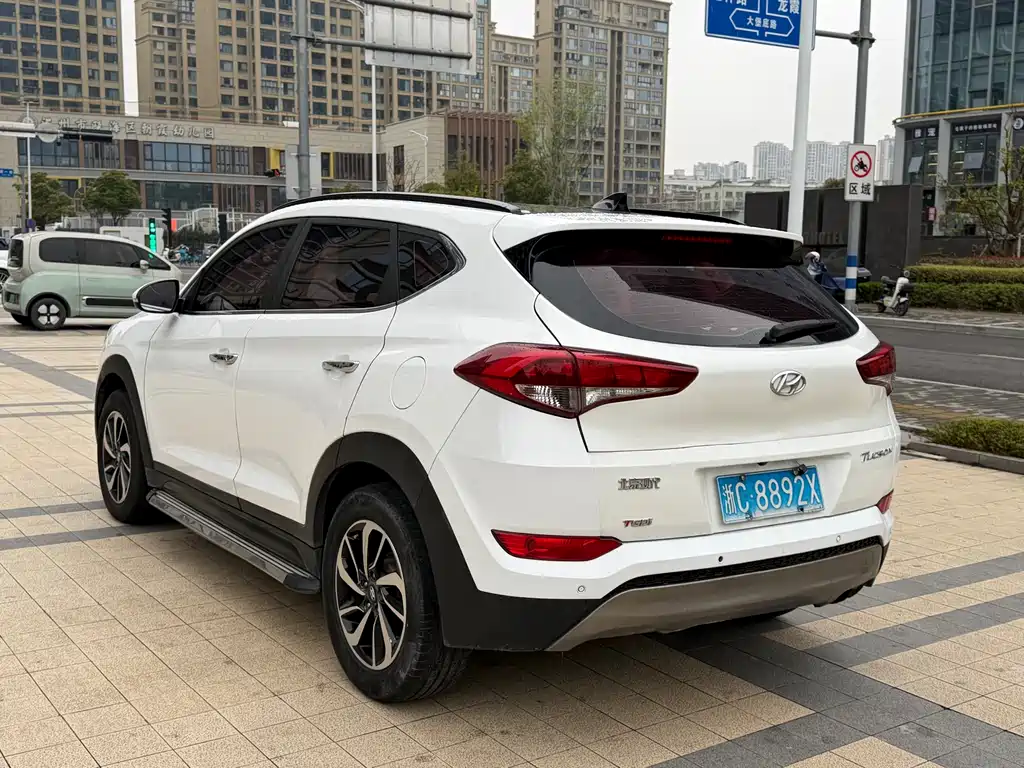 Hyundai Tucson 2016 — фото 12