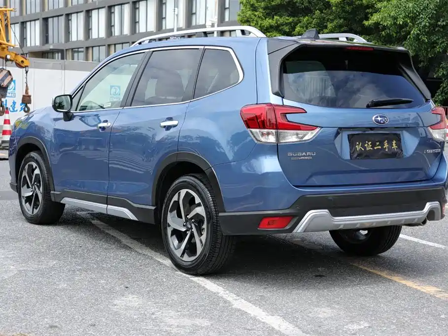 Subaru Forester 2023 — фото 6