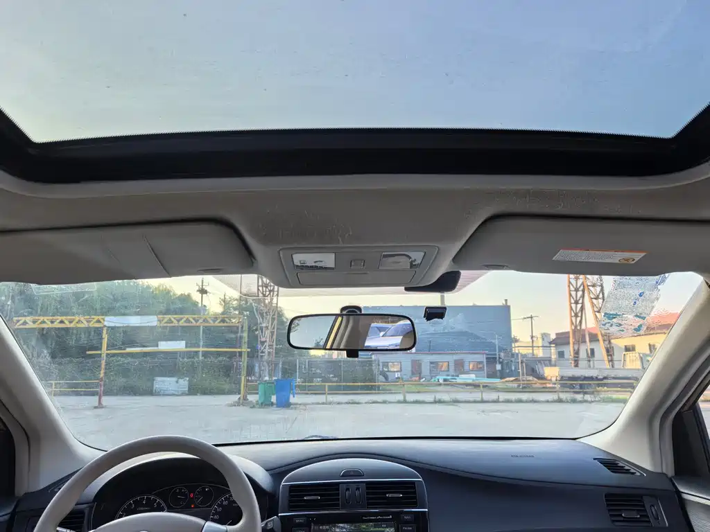 Nissan Tiida 2015 — фото 8