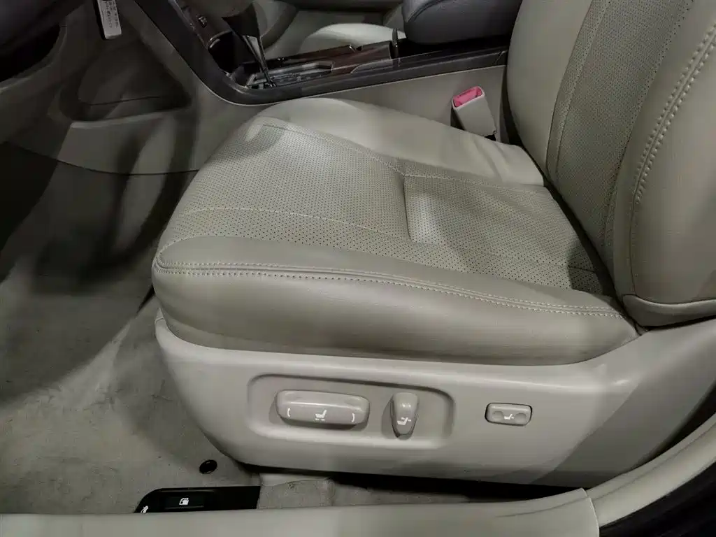 Toyota Camry 2015 — фото 20