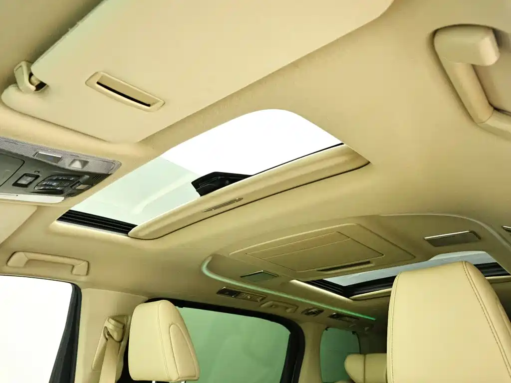 Toyota Alphard 2020 — фото 12