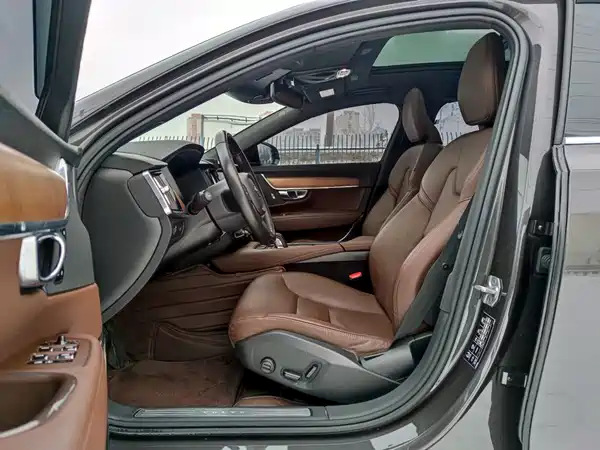 Volvo S90 2021