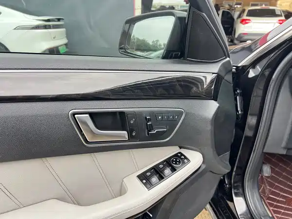 Mercedes-Benz E-Class 2012