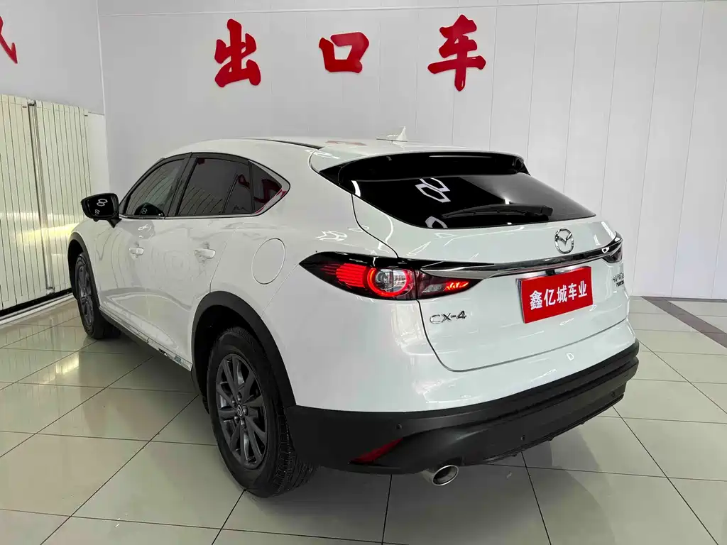 Mazda CX-4 2023