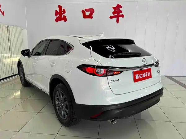 Mazda CX-4 2023