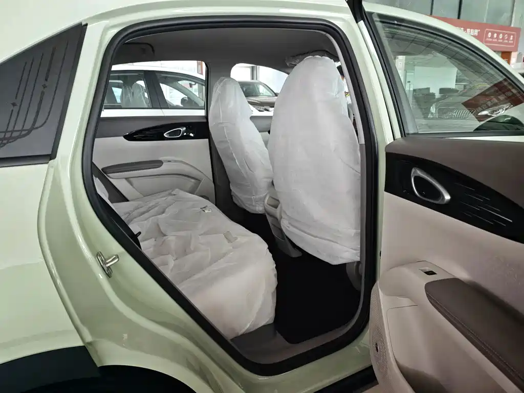 Geely Galaxy Starwish 2026 — фото 11