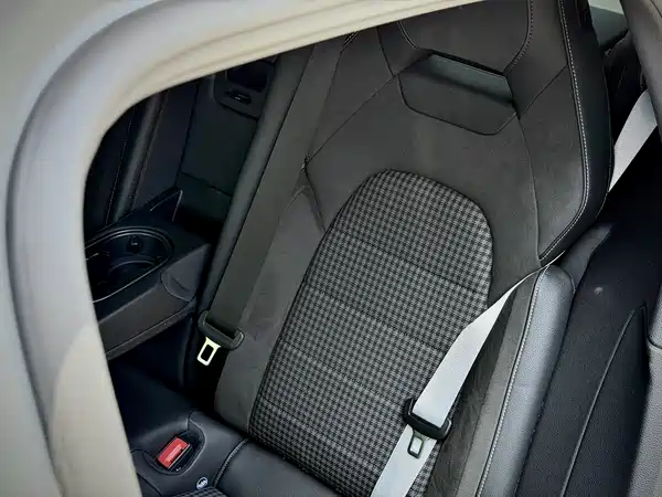 Porsche Panamera 2025