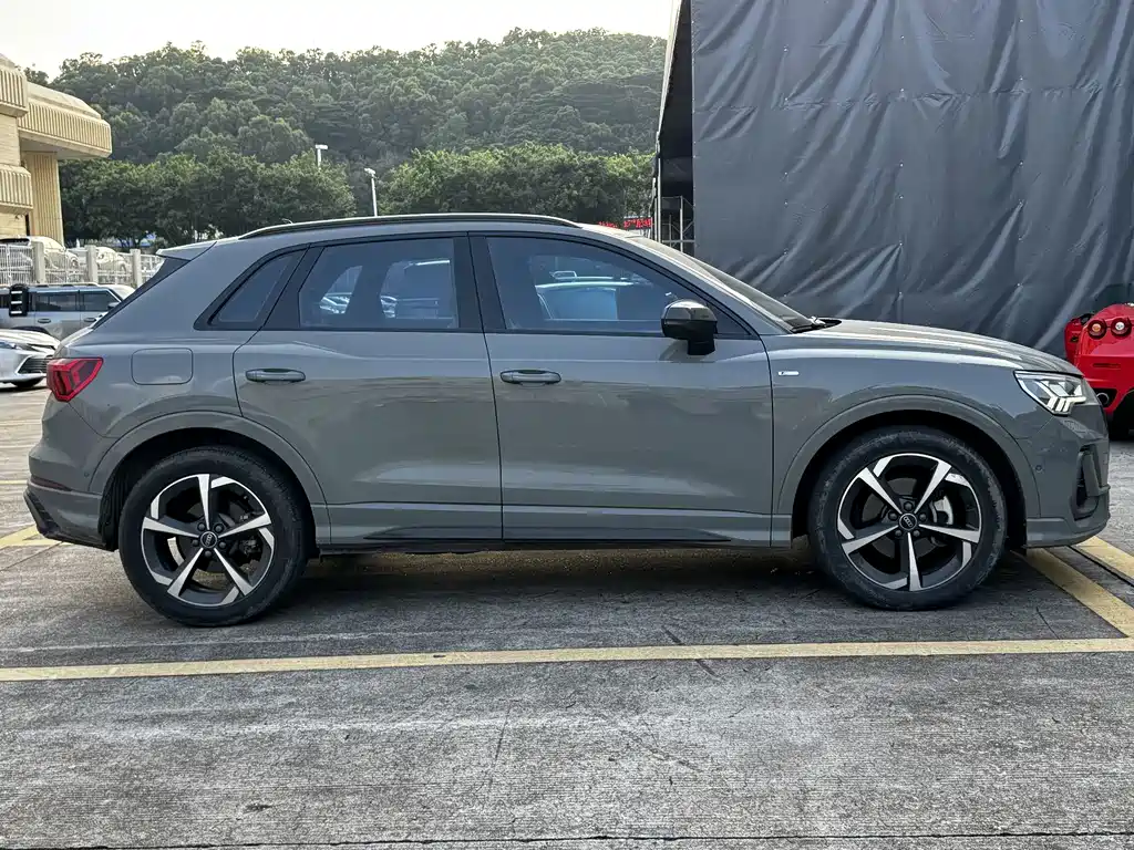 Audi Q3 2023 — фото 14