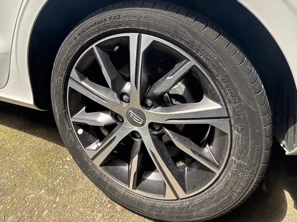Geely Emgrand 2022