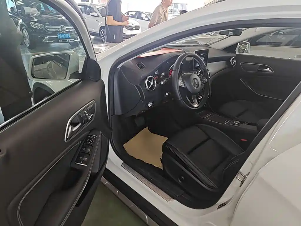 Mercedes-Benz GLA 2019 — фото 16